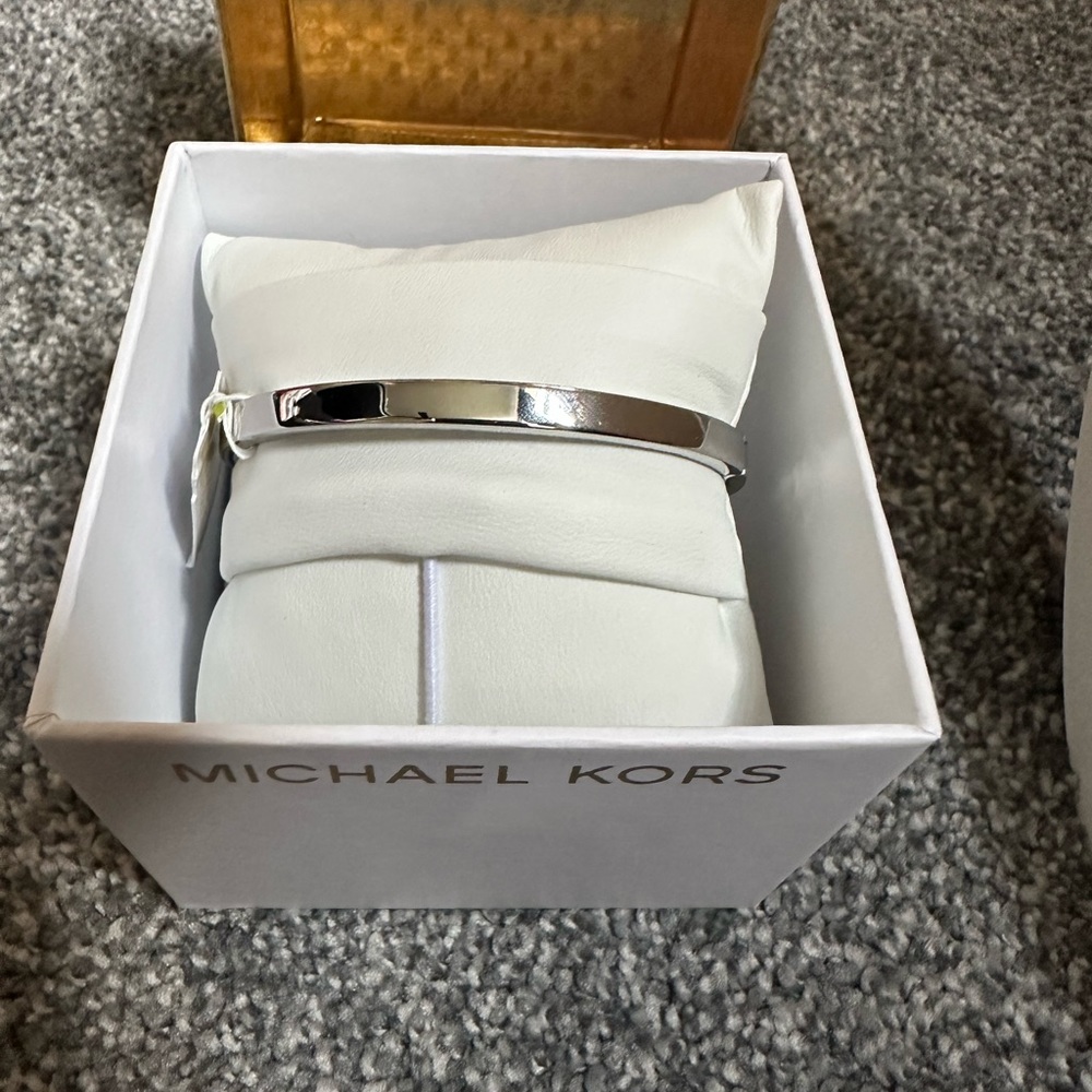 Michael Kors silver tone bangle bracelet - Picture 7 of 9